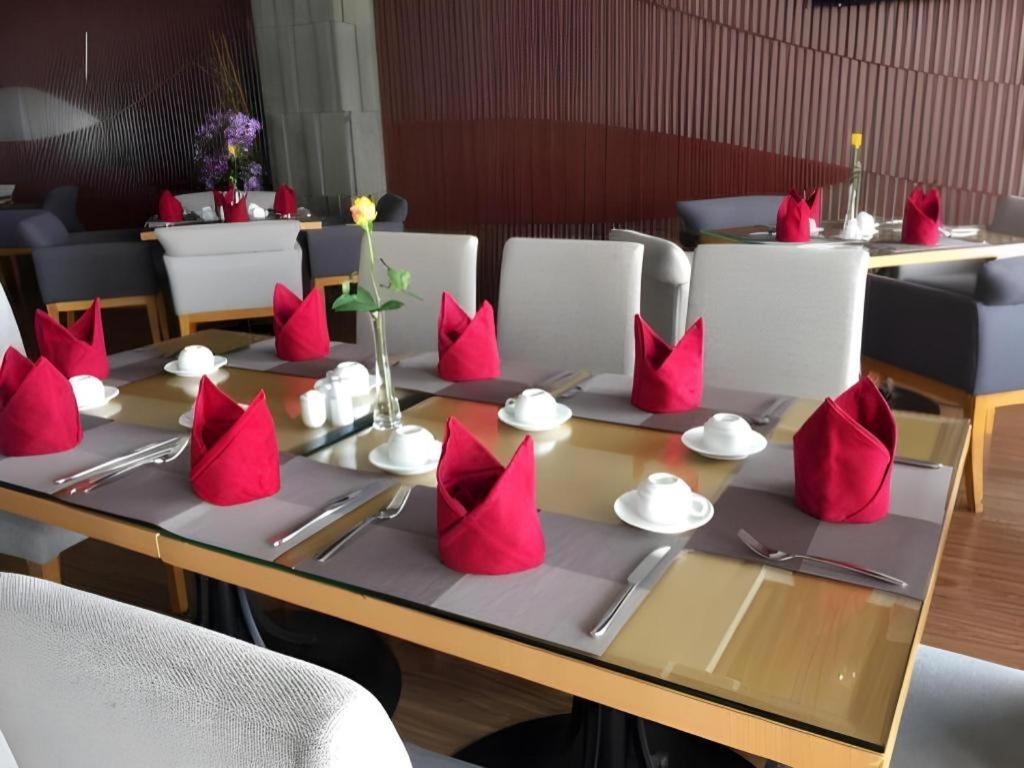 Iris Hotel Can Tho Buitenkant foto